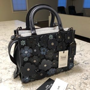 ⭐️SOLD⭐️ NWT Coach Rogue 25 with Tea Rose